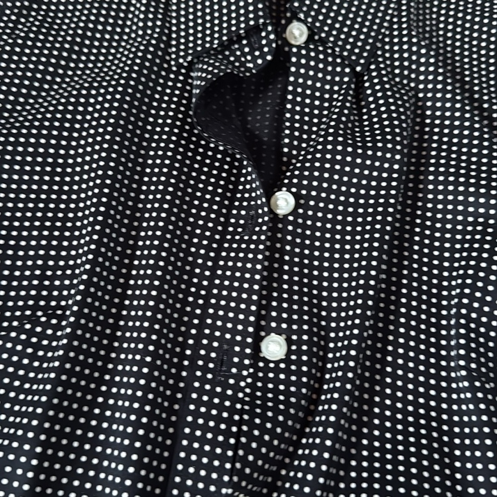 Fitted Button up- no iron - Picture 3 of 3